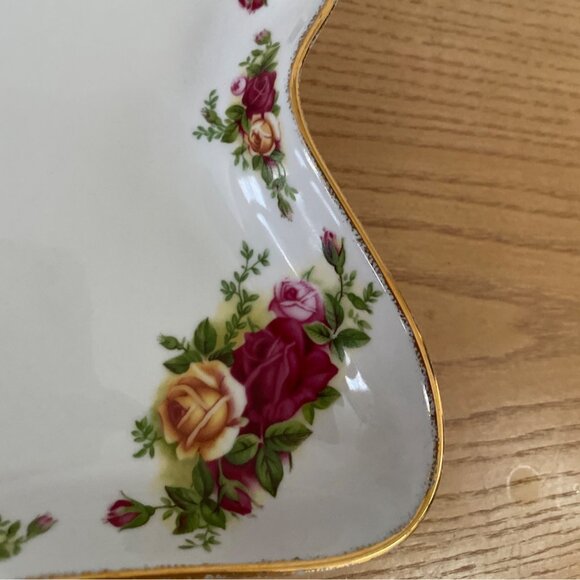 1962 Royal Albert Old Country Roses Christmas Tree Shaped Serving Dish Gold Trim - Picture 5 of 7